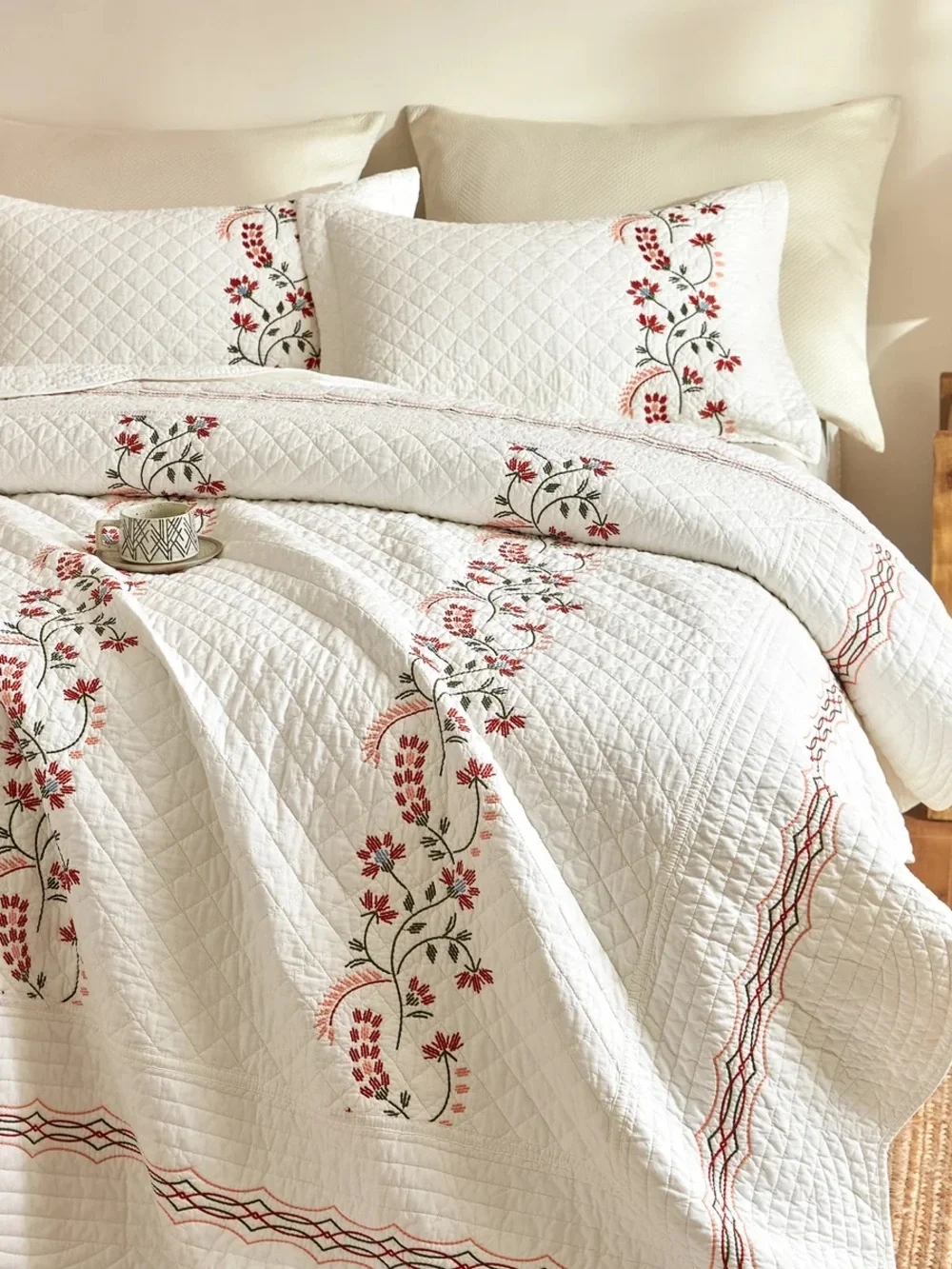 3 piece 100% cotton embroidered quilt set farmhouse bedspread
